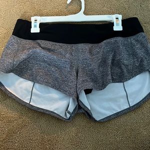 Size 8 2.5” lululemon speed up low rise grey shorts